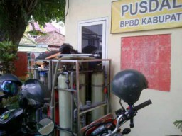 Waduh..!! Bantuan BNPB Malah Dijadikan Tempat Helm dan Alat Kebersihan