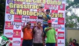 Kejuaraan Motor Cross Piala Ketua KONI Lumajang Seru dan Meriah