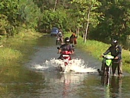 Banjir Rob Melanda, Akses Pasirian Menuju Tempursari Terganggu