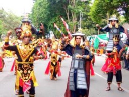 Tetap Jadi Hiburan Rakyat, Bupati Asat Akan Evaluasi Kegiatan Karnaval Harjalu