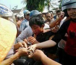 Curi Motor, Pemuda Pasrujambe Nyaris Dibakar Hidup-hidup di Tempeh