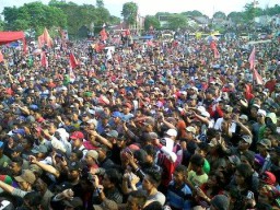 Menangkan Jempol, Ribuan Pendukung Padati Lapangan GOR Wirabhakti