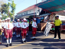 Puluhan Regu Ikuti Lomba Gerak Jalan HUT RI 71 Kecamatan Tekung