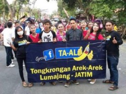 Meriah..!!! Grup Facebook TA-AL Semangati Member di Karnaval Pasirian