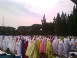 Bupati Lumajang Gelar Sholat Minta Hujan di Alun-alun