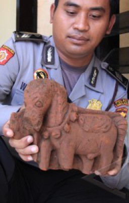 Temukan Relief Candi Kunir, Pemkab Kirim Surat Ke BPCB Trowulan dan Balar Jogja