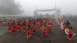 Seratus Anak Suku Tengger Menari Jaranan di Festival Semeru