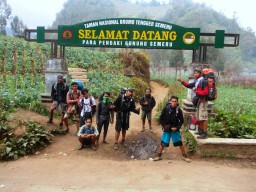 Pemkab dan TNBTS Buat MoU Perbaiki Jalur Lumajang-Gunung Semeru