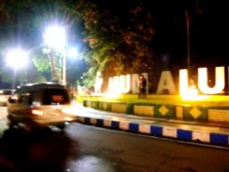 Akhir Pekan, Name Board Alun-alun Lumajang Ramai Jadi Tempat Selfie