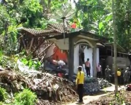 Longsor Tempursari, BPBD Lakukan Kajian Kemungkinan Relokasi Para Korban