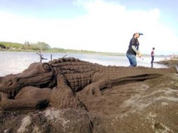 Festival Seni Pasir Sebagai Media Promosi Pantai Watu Pecak dan Desa Wisata