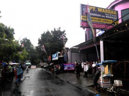 PT. Wardah Tour and Travel Lumajang Berangkatkan 90 Jamaah Umroh ke Tanah Suci