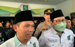 Ke Lumajang, Mendes PTT Perbolehkan Dana Desa Tangani PMK