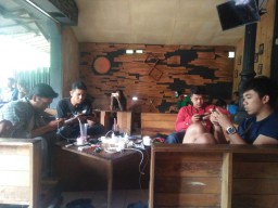 Warung Kopi Lumajang Sediakan Fasilitas Wifi Bagi Pecandu Game online