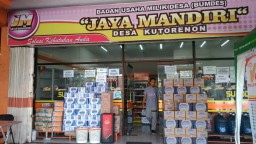 BUMDes Kutorenon Sukses Bersaing dengan Toko Ritel Modern Berjejaring