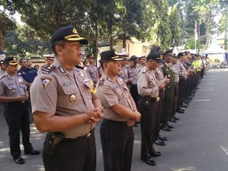 Anggota Polres Lumajang Rutin Baca Asmaul Husna Saat Mulai Bekerja