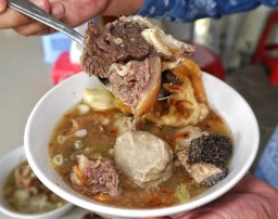 Nyami, Murah dan Enak Bakso Cak Ridho'i di Desa Kedungrejo Lumajang