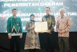 Pemkab-Bank Jatim Lumajang Luncurkan Kartu Kredit Pemerintah Daerah