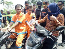 Modus Begal dengan Cabut Kunci Motor