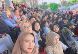 Bidadari Tribun Penuhi Stadion Semeru Lumajang