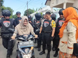 Bidan Cantik Yosowilanggun Ini Senang Motornya Ditemukan dan Diantar Tim Cobra