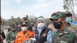 Gubernur Jatim Pantau Langsung Lokasi Dampak Erupsi Semeru