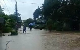 Banjir Luapan Sungai Mulai Rendam Tempursari Lumajang