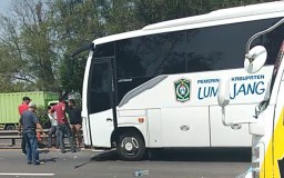 Bus Pemkab Lumajang Jemput Pemain Semeru FC Alami Tabrakan Beruntun