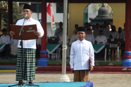 Cak Thoriq Ajak Ribuan Santri Lumajang Jaga NKRI dan Pancasila