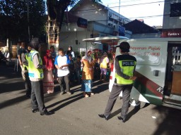 Polisi Kampanye Anti HOAX dan Bahaya Miras Oplosan di Car Free Day