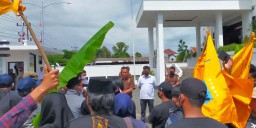 Tiga Tuntutan PMII Lumajang, Kejari Enggan Tanda Tangani