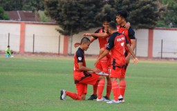 Risky dan Rizky Cetak Gol Kelas Dunia di Stadion Semeru Lumajang