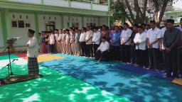 Ribuan Santri Ponpes Kyai Syarifuddin Gelar Sholat Gaib Untuk KH. Maimoen Zubair