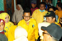 Golkar Salurkan Bantuan Korban Erupsi Semeru Lumajang