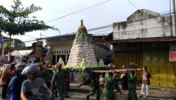 Di Kunir Ada  Banjir Tahu, Kini Ada Festival Tempe di Lumajang