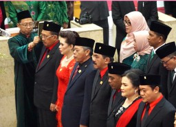 Selamat..! Hari Putri Lestari Dilantik Jadi Wakil Rakyat Jatim