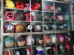 Helm Bogo Banyak di Minati di Kalangan Remaja Lumajang