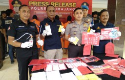 Polres Lumajang Ringkus 6 Bandar Sabu dan Pil Koplo