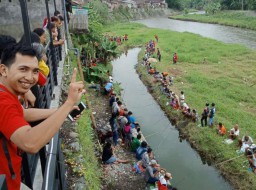 Jaga Sungai Dari Sampah, Kali Asem Jadi Tempat Pemancingan Murah Meriah