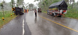 Tabrakan Antar Truk di JLS Pasirian Lumajang, 2 Sopir Alami Luka-Luka