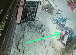 Aksi Maling Sepeda Motor Lihai Terekam CCTV di Jalan Gajah Mada Toga Lumajang