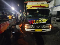 Tabrak Truk Sedang Parkir, 2 Pemotor Meninggal di Jalan Klakah Lumajang