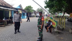 Polisi Imbau Pengunjung Pantai Watu Pecak Lumajang Tidak Mandi