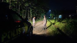 Susuri Plosok Desa, Polsek Sumbersuko Cegah Kriminalitas Malam