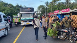 Hari Libur Pasar Gedang Ranuyoso Lumajang Padat Pengendara