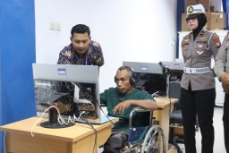 Satlantas Polres Lumajang Fasilitasi Pengendara Disabilitas