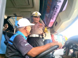 Sopir Bus di Minak Koncar Lumajang Wajib Tertib Lalin