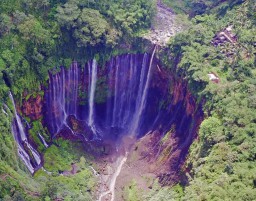 B-29 dan Air Terjun Tumpak Sewu Semeru Primadona Wisata Lumajang