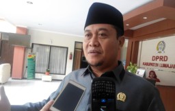 PDIP Resmi Ajukan As&#039;at Malik Calon Bupati Lumajang 2018-2023