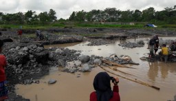 Ratusan Hektar Tambang Pasir di Lumajang Hanya 12 Titik Yang Berijin